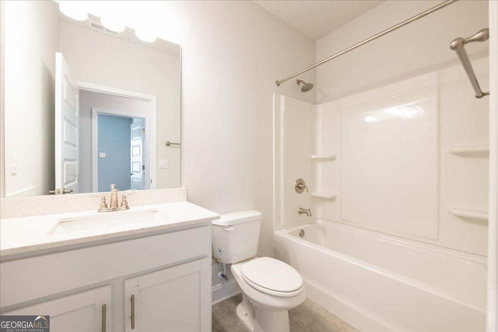 361 Eagle Ridge Road Macon, GA 31216 - Photo 39 of 50 a bathroom with a sink toilet and shower