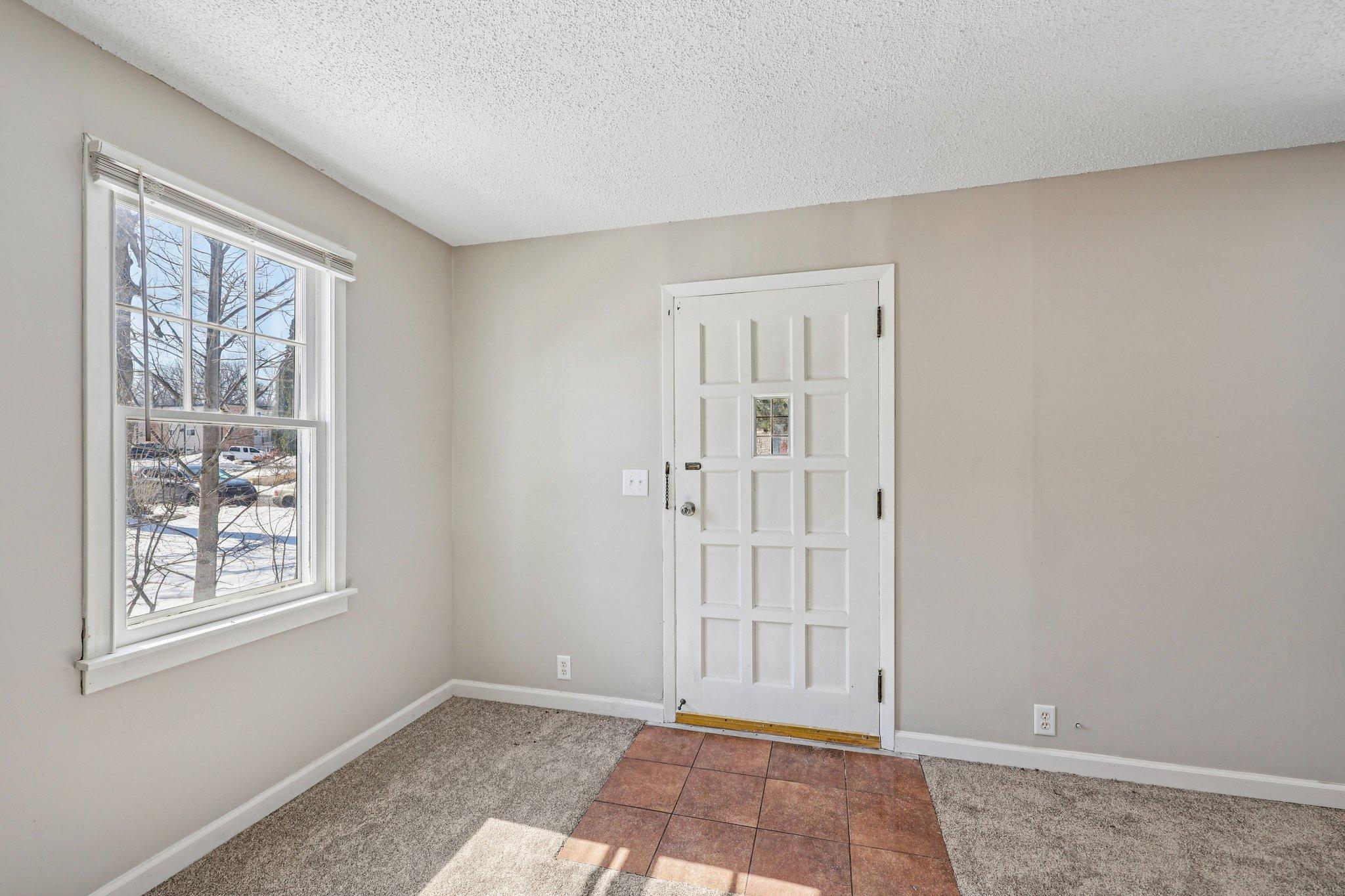 3333 Chippewa Road Hopkins, MN 55305 - Photo 5 of 33