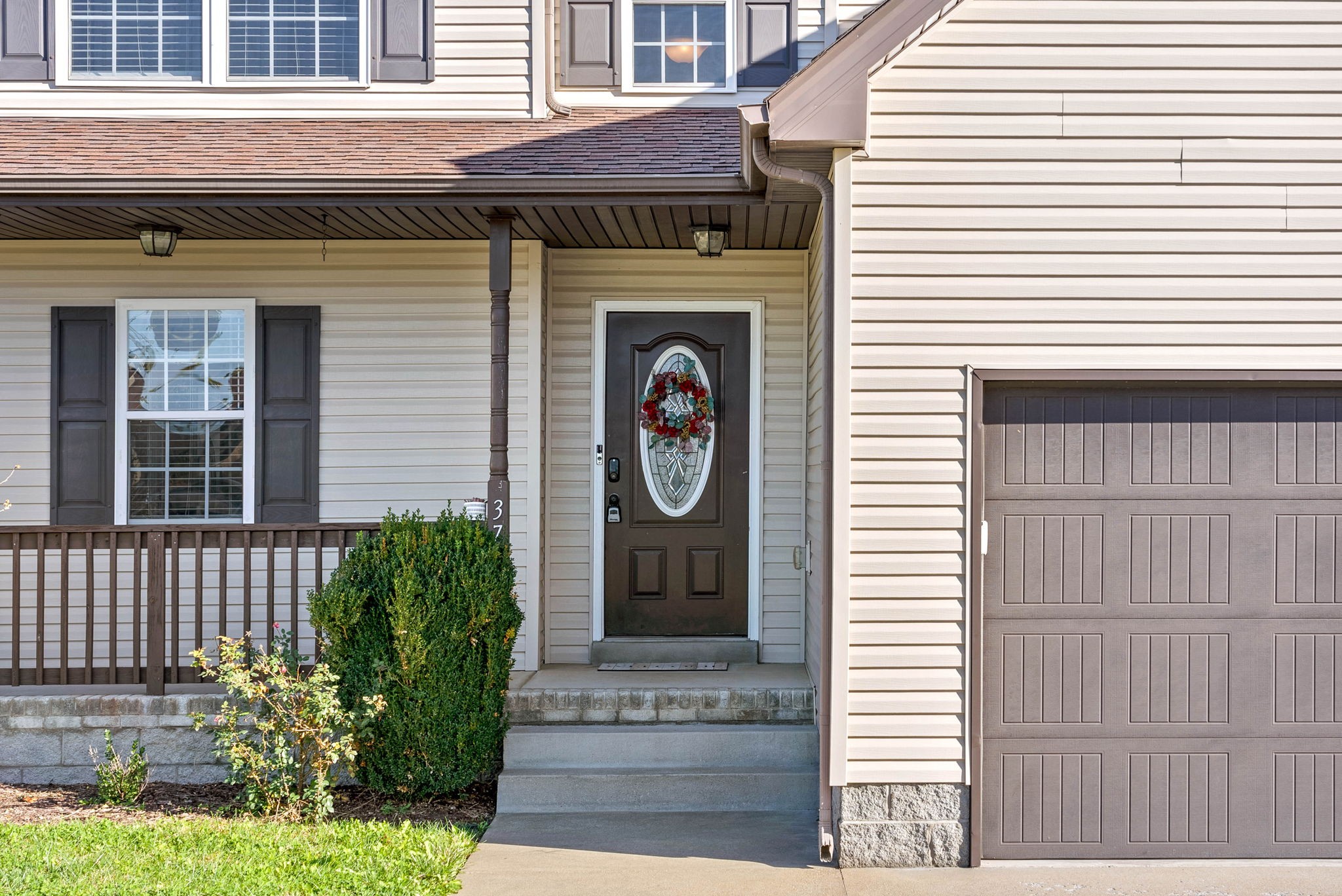 3771 Suiter Road Clarksville, TN 37040 - Photo 4 of 28 a front view of a house with entryway