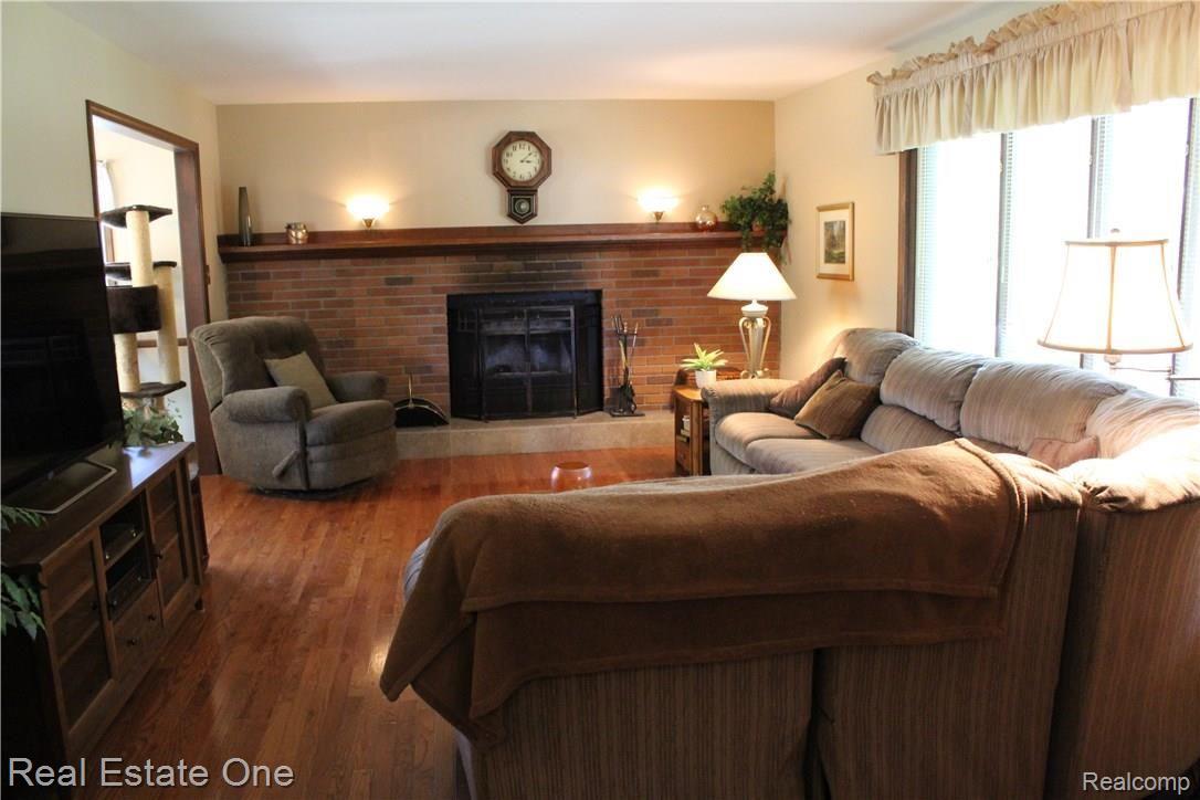 6474 Byron Road Howell, MI 48855 - Photo 25 of 62 IMG_0352.JPG