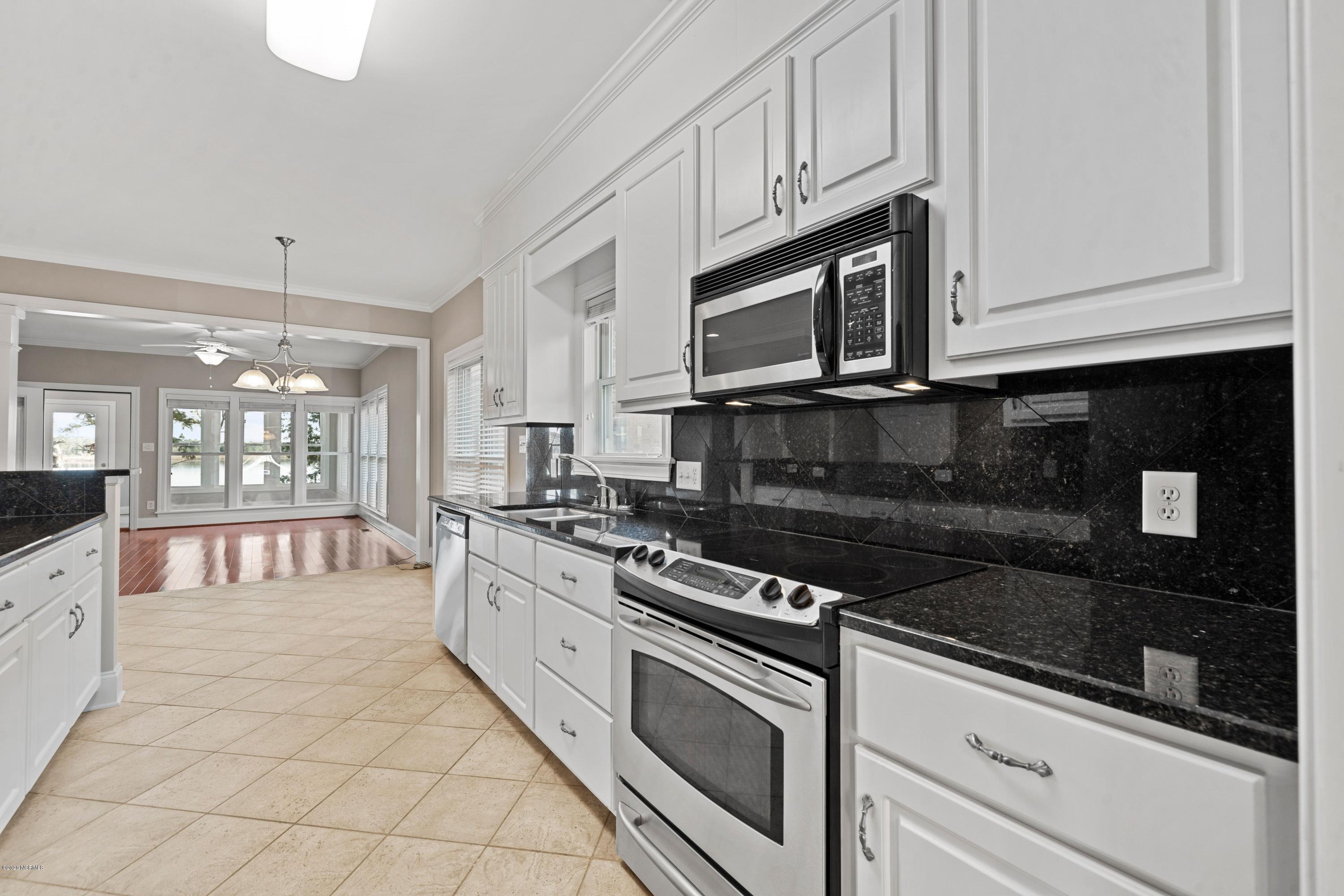 118 Ridge Road Chocowinity, NC 27817 - Photo 13 of 31 Kitchen