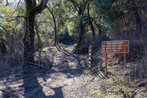 $865,000 | 42250 East Carmel Valley Road, Greenfield, CA 93927