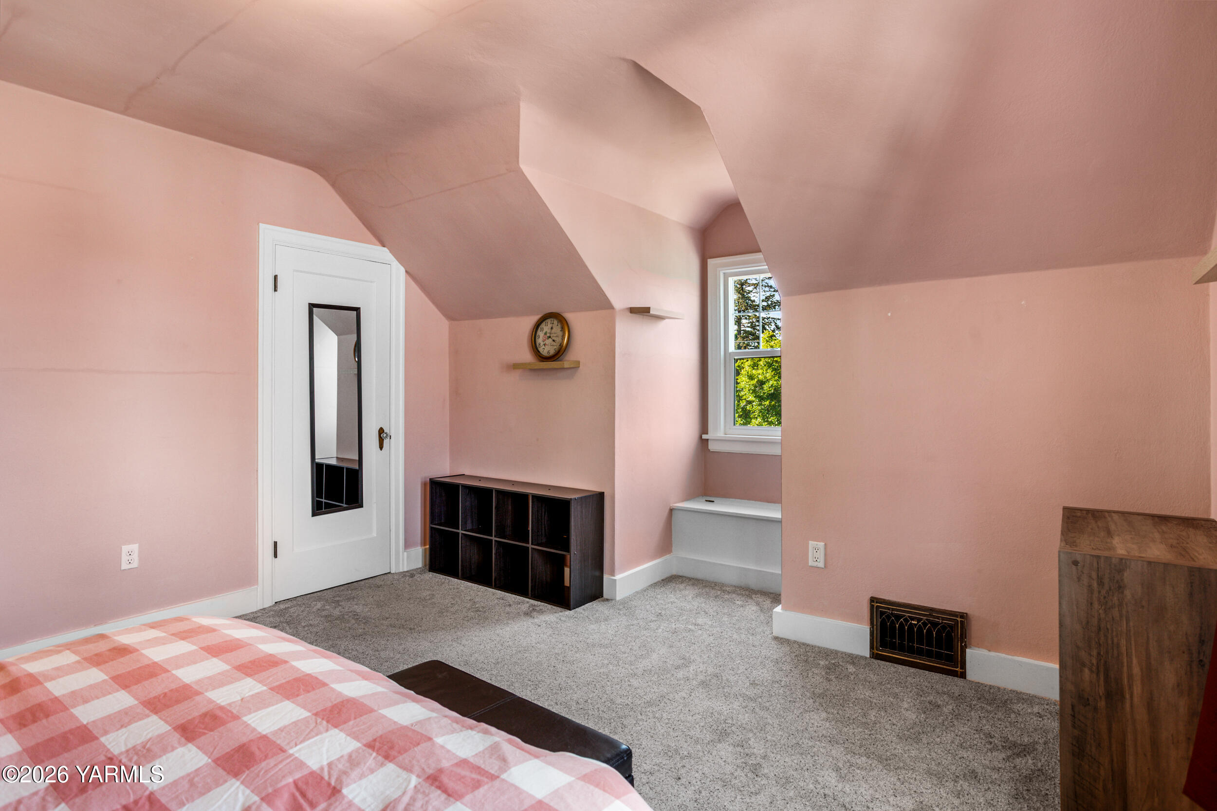 3206 Summitview Avenue Yakima, WA 98902 - Photo 22 of 48 Bedroom 2