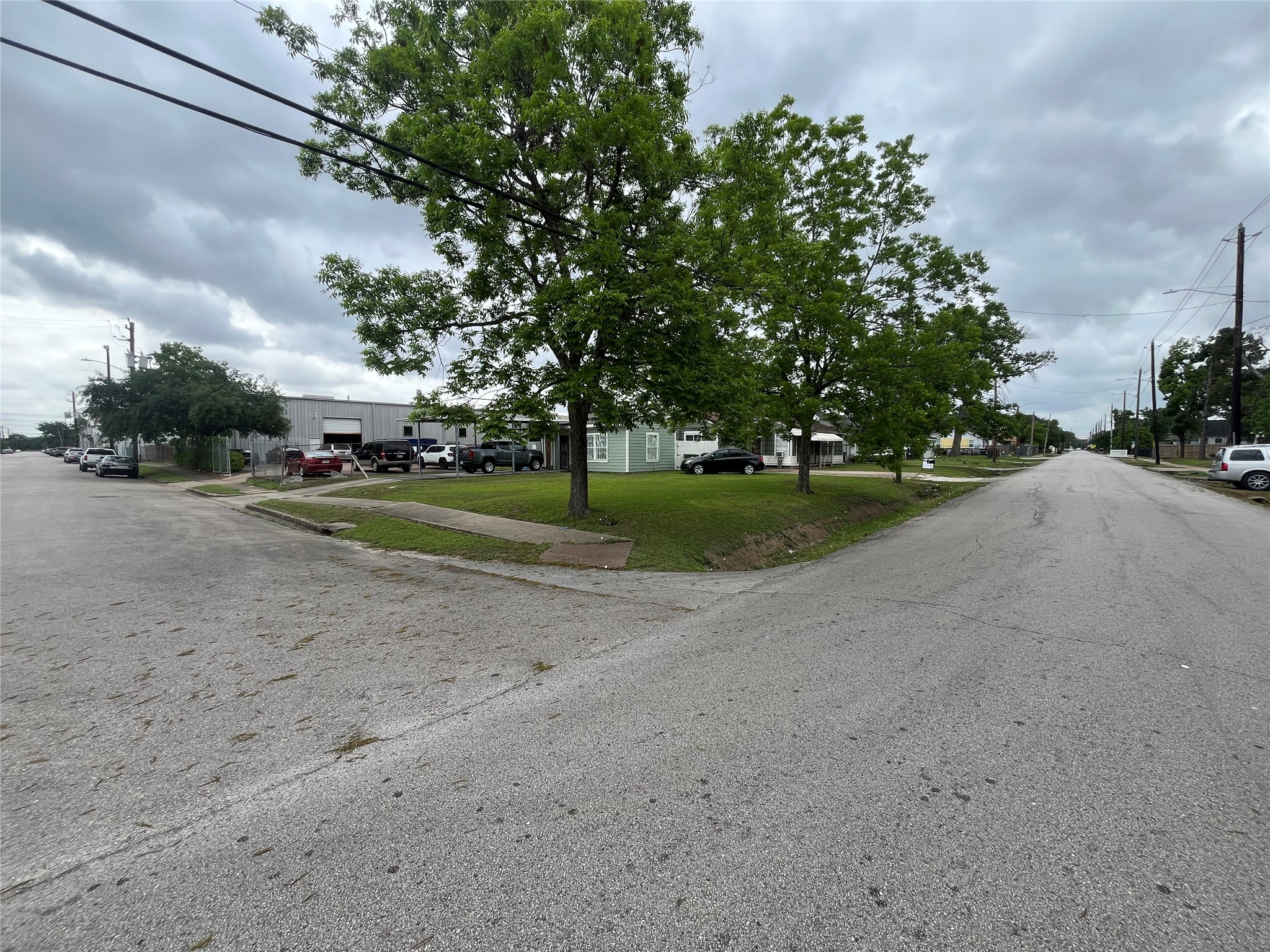 2836 Cochran Street Houston, TX 77009 - Photo 16 of 17 a view of a park