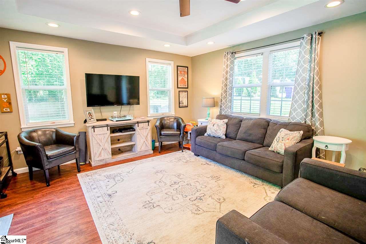 600 Parkins Mill Road Greenville, SC 29607 - Photo 10 of 31