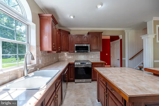 $525,000 | 5021 Brook Lane, Mohnton, PA 19540