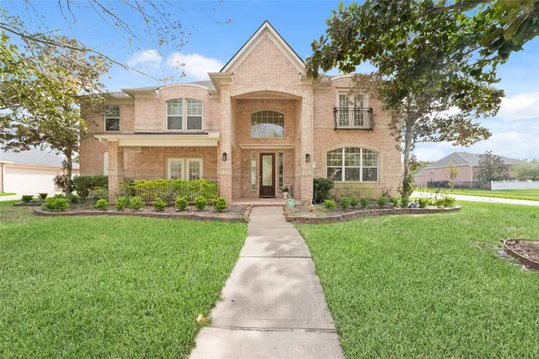 $675,000 | 3505 Parkside Drive, Pearland, TX 77584