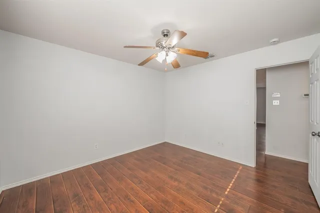 $1,900 | 712 Grant Street, Burleson, TX 76028