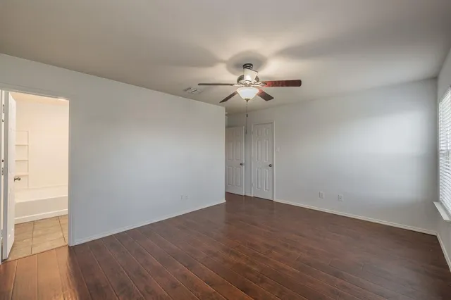 $1,900 | 712 Grant Street, Burleson, TX 76028