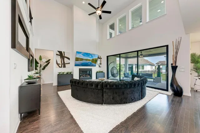 $999,999 | 5028 Olimpico Way, Leander, TX 78641