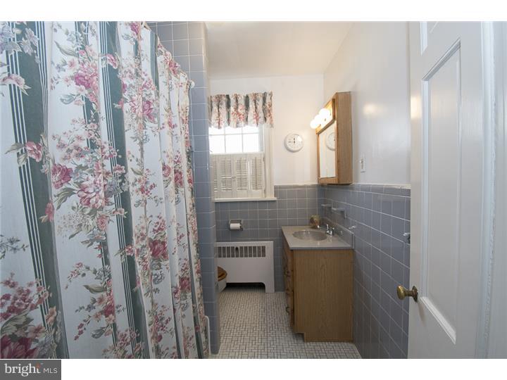 16 West Forrestview Road Brookhaven, PA 19015 - Photo 17 of 25 Bathroom