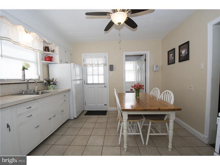 16 West Forrestview Road Brookhaven, PA 19015 - Photo 7 of 25 Kitchen