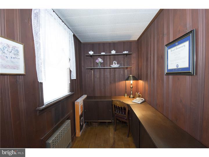 16 West Forrestview Road Brookhaven, PA 19015 - Photo 10 of 25 Den