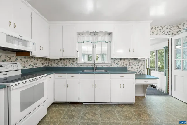 $649,900 | 608 Davis Avenue, Charlottesville, VA 22901