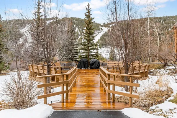 a view of a large building