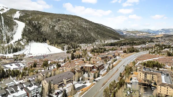 a view of outdoor space with mountain view