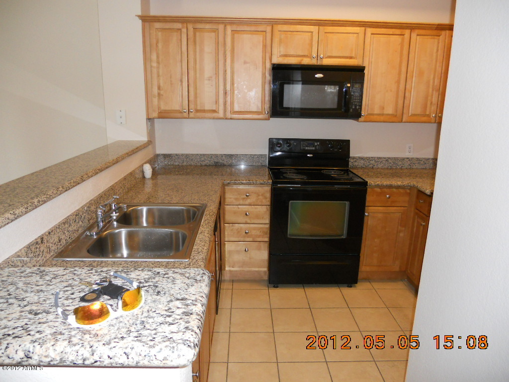 855 North Dobson Road, Unit 1090 Chandler, AZ 85224 - Photo 4 of 10 KITCHEN