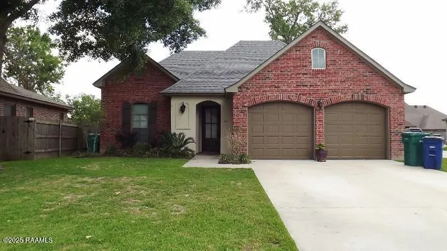 $2,200 | 23 Silver Cedar Court, Youngsville, LA 70592