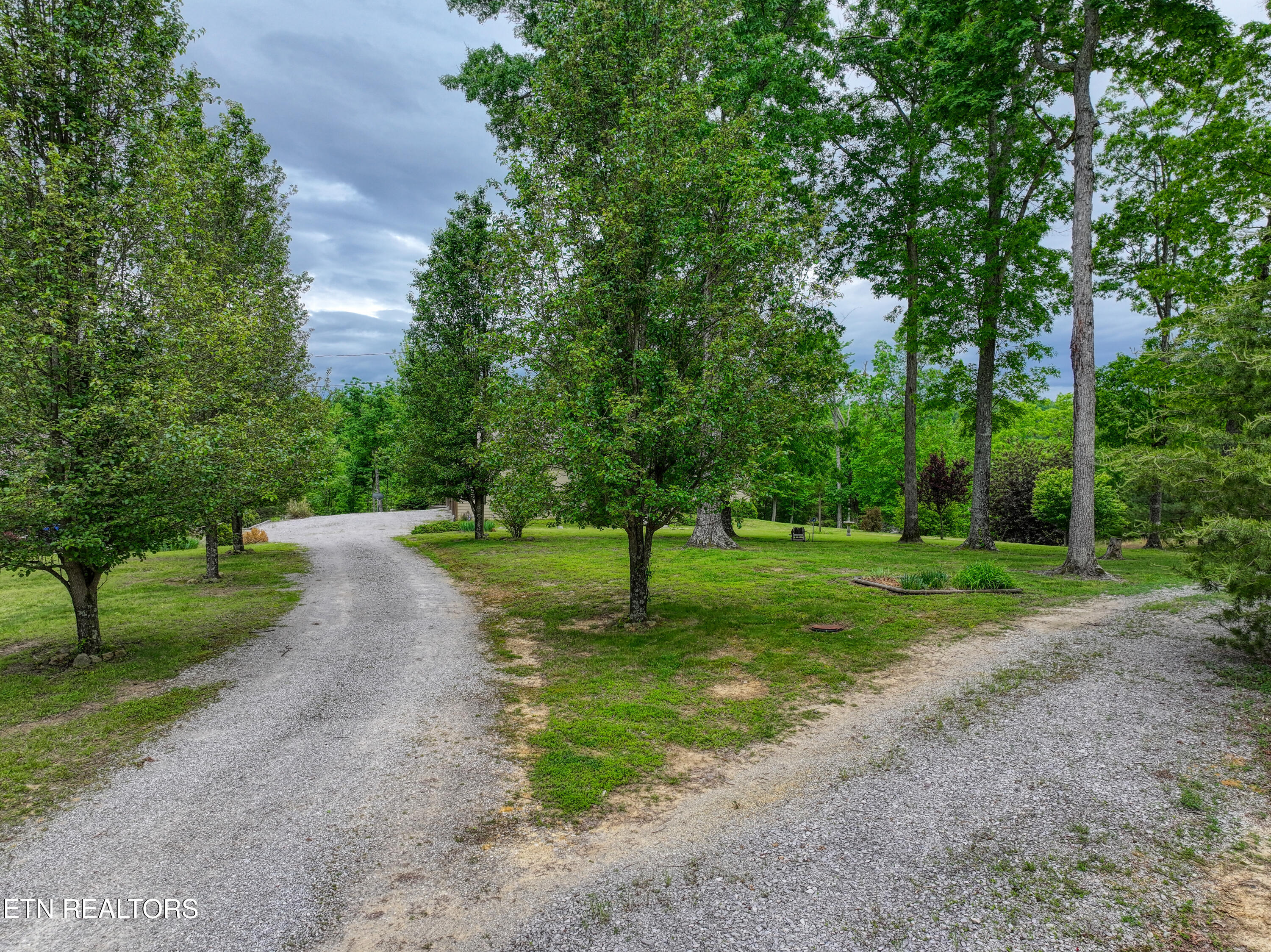 325 Burns Ridge Lane Oneida, TN 37841 - Photo 54 of 60 DJI_20250512110740_0100_D_60