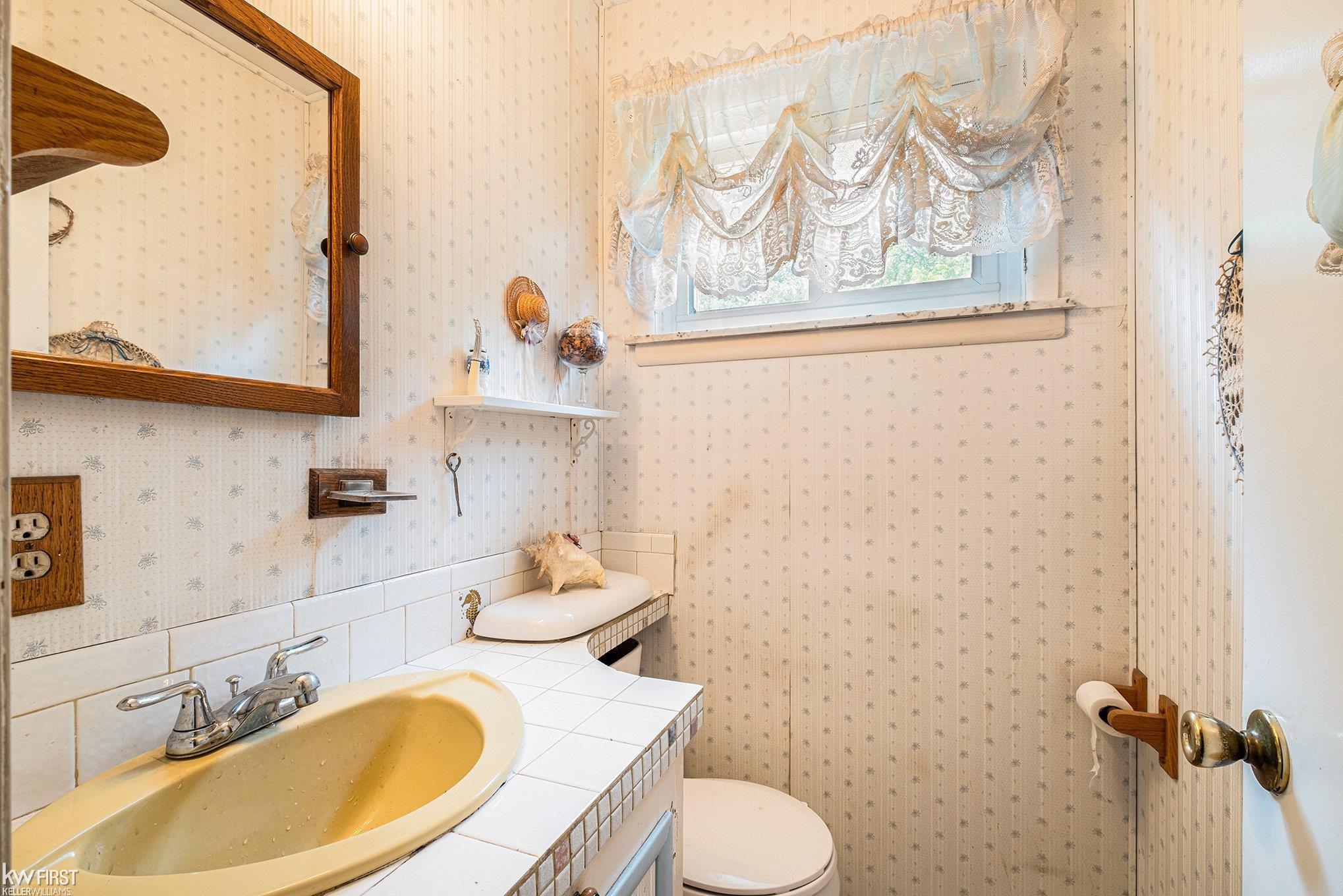 5017 North Vassar Road Flint, MI 48506 - Photo 21 of 32 50120285-20.JPG