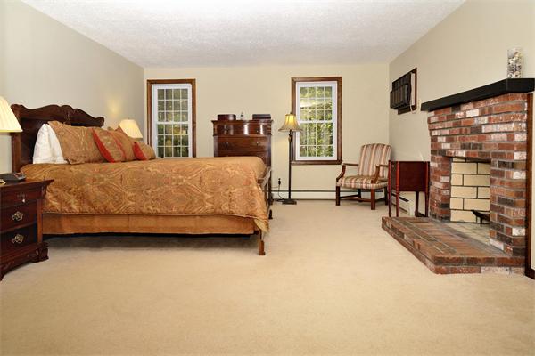 1 Brewster Road Norfolk, MA 02056 - Photo 7 of 13 Gallery Image 7