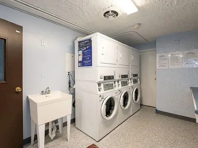 $1,900 | 2 Pembroke Drive, Unit 21, Derry, NH 03038