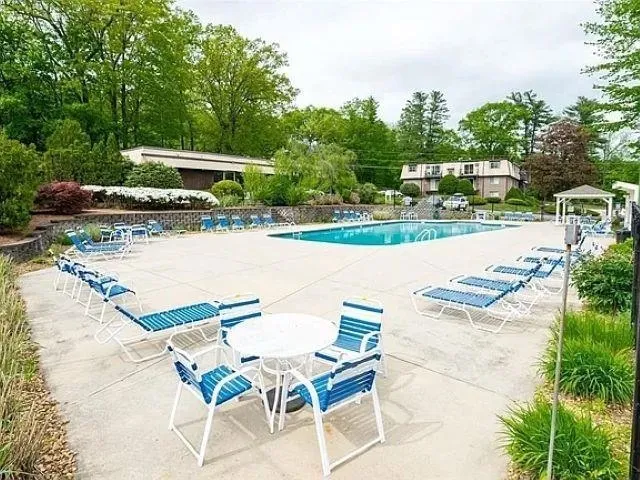 $1,900 | 2 Pembroke Drive, Unit 21, Derry, NH 03038