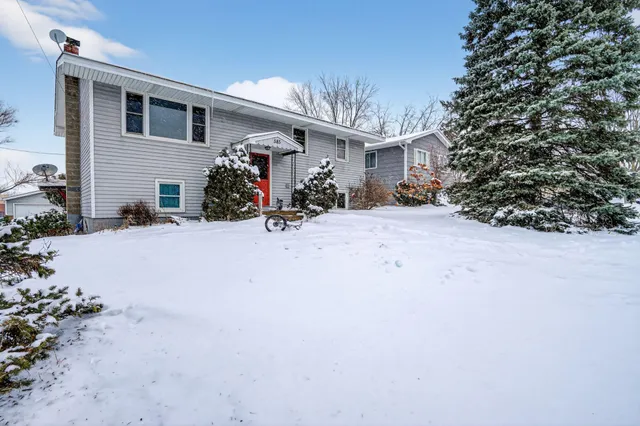 $299,000 | 585 West Cottage Avenue, St. Paul, MN 55117