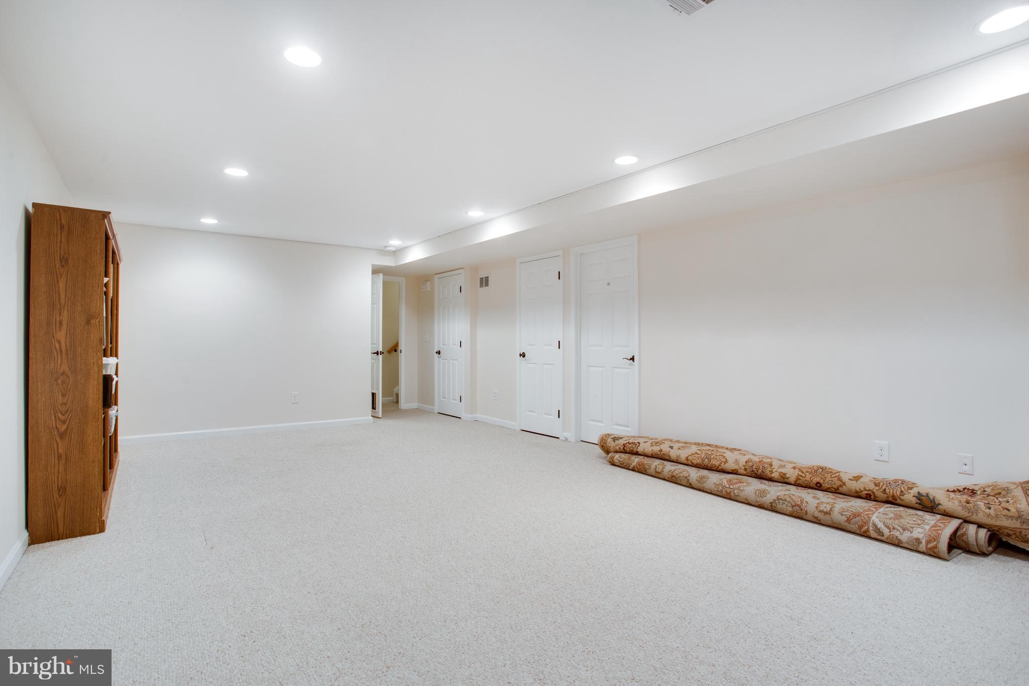 1511 Deer Point Way Reston, VA 20194 - Photo 27 of 30 a view of an empty room