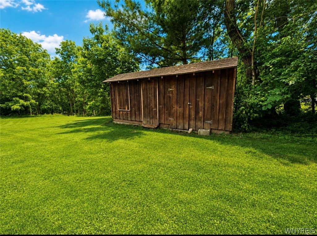 8 Drake Avenue Hanover, NY 14136 - Photo 4 of 45