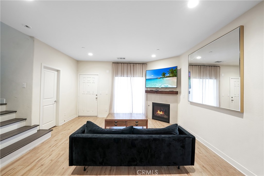 2728 West Ball Road Anaheim, CA 92804 - Photo 9 of 30