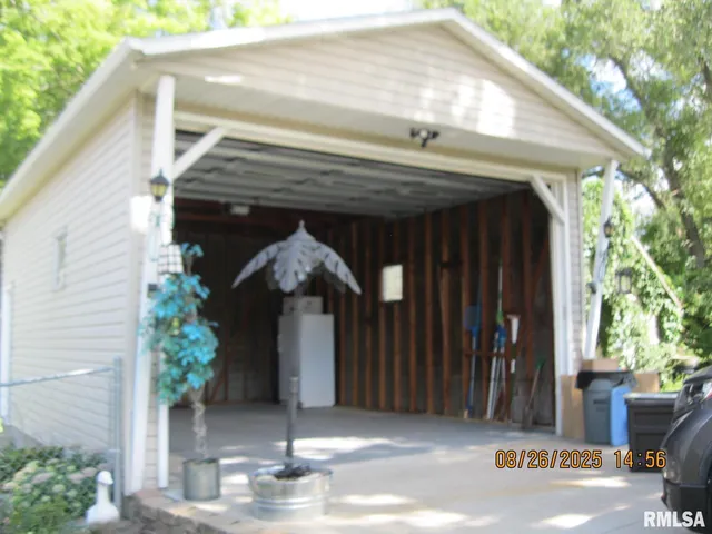 $225,000 | 301 North Church Street, Albany, IL 61230