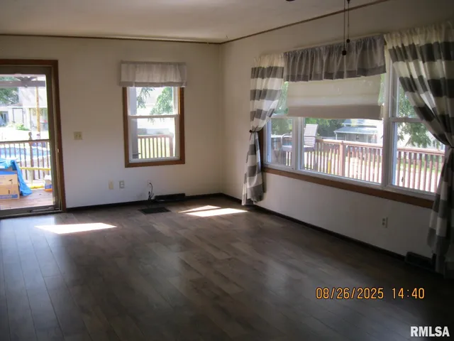 $225,000 | 301 North Church Street, Albany, IL 61230