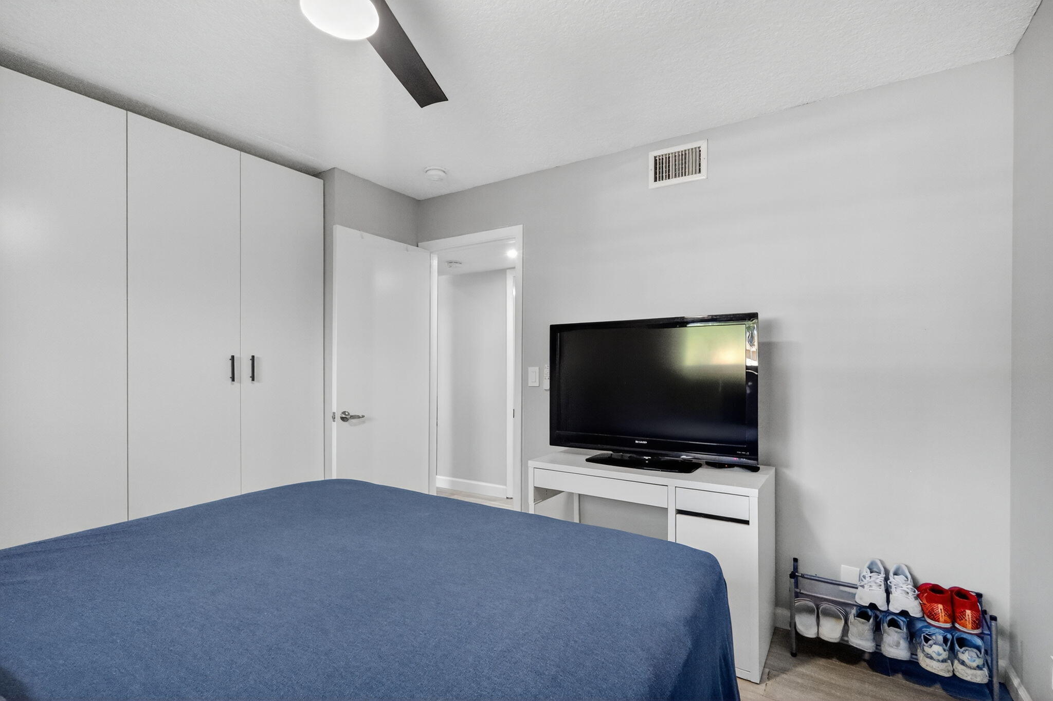 275 Gate Road, Unit 117 Hollywood, FL 33024 - Photo 29 of 52 Second Bedroom