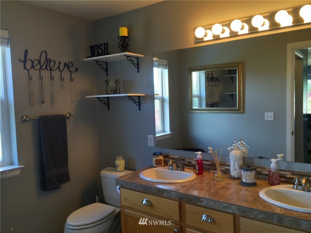 9238 Applegate Loop Southwest Rochester, WA 98579 - Photo 15 of 22