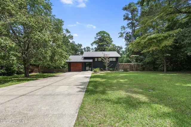 $525,000 | 627 Jennings Drive, Wilmington, NC 28403