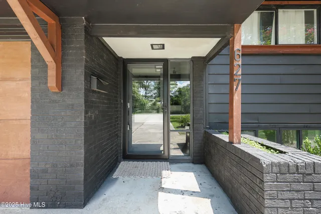 $525,000 | 627 Jennings Drive, Wilmington, NC 28403