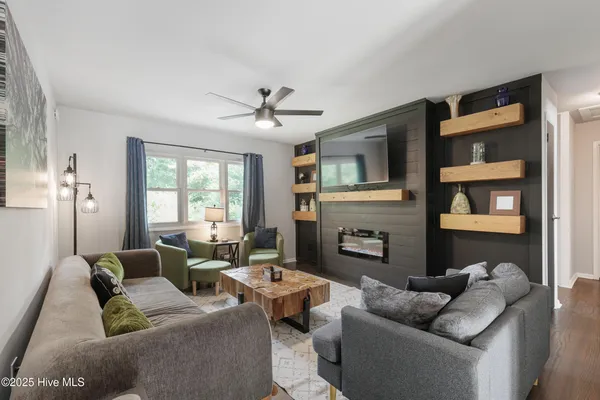 $515,000 | 627 Jennings Drive, Wilmington, NC 28403