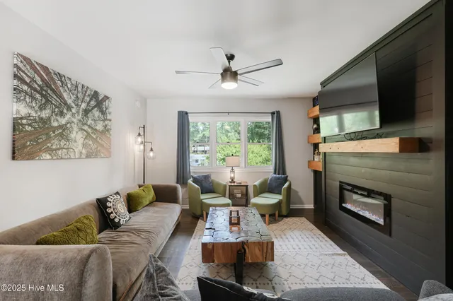 $525,000 | 627 Jennings Drive, Wilmington, NC 28403