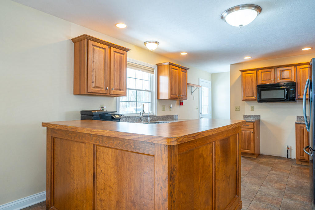 700 Victory Road Springfield, OH 45504 - Photo 3 of 41