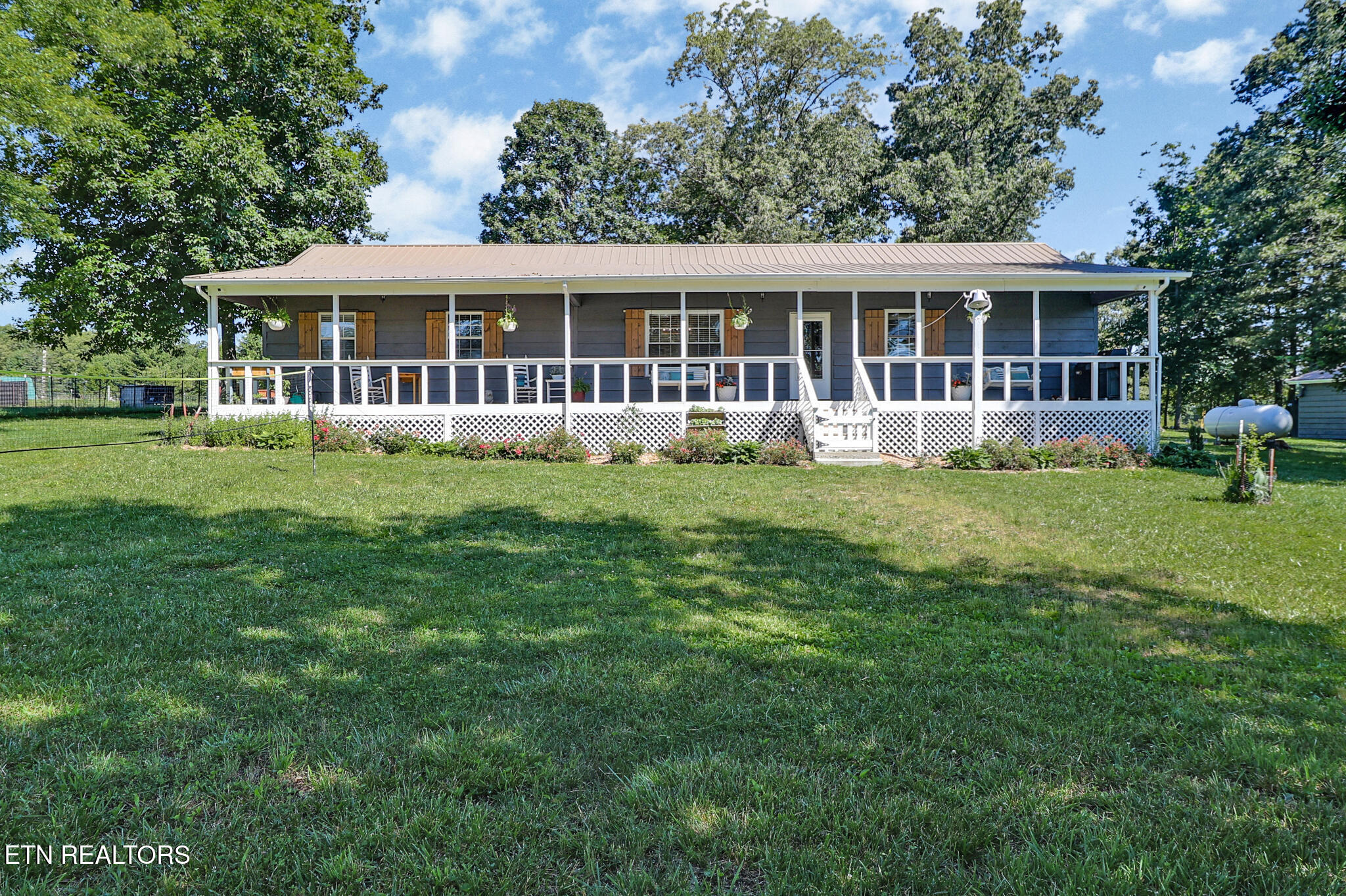 122 Frankfort Road Lancing, TN 37770 - Photo 40 of 60 Front