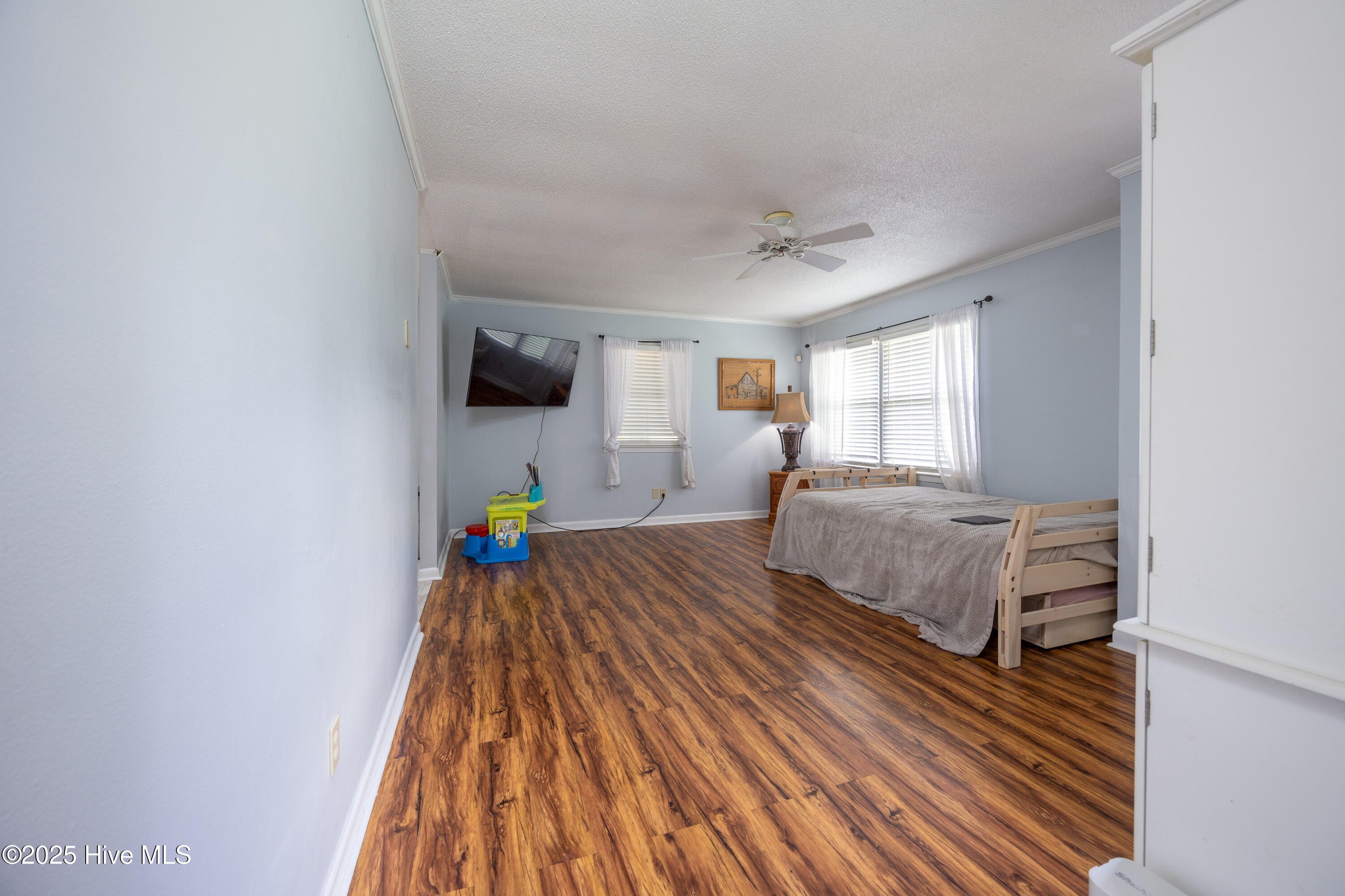801 Garden Road Willard, NC 28478 - Photo 25 of 35 Living Room