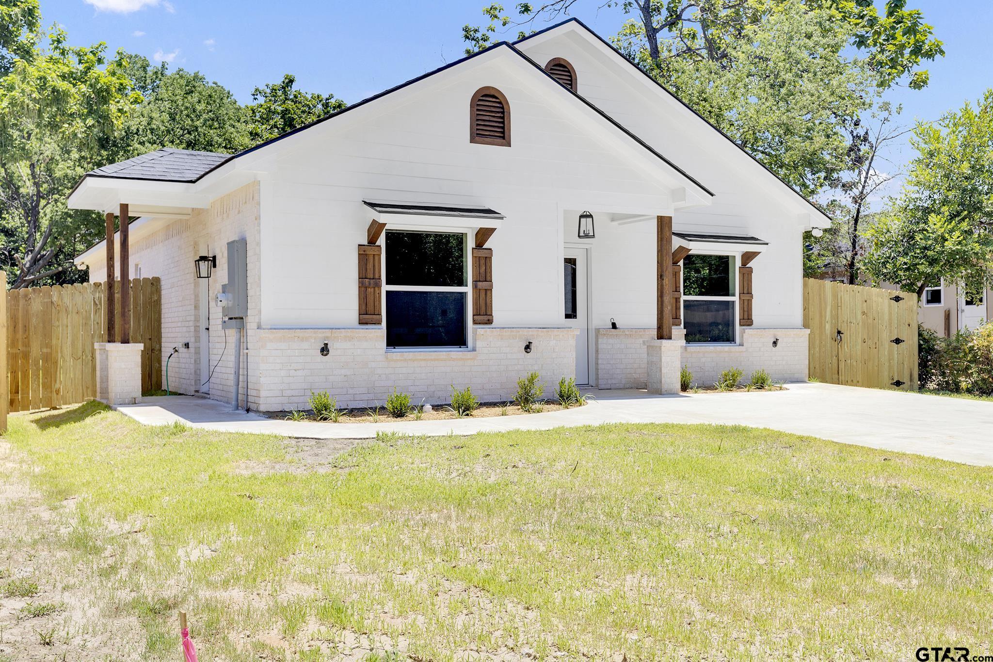 906 South Turner Ave