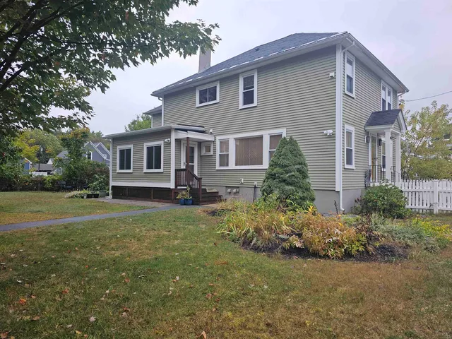 $2,300 | 56 Austin Street, Unit A, Manchester, NH 03102