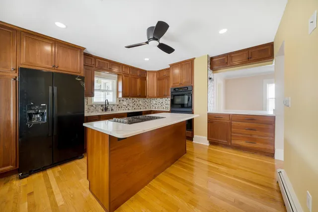 $2,300 | 56 Austin Street, Unit A, Manchester, NH 03102