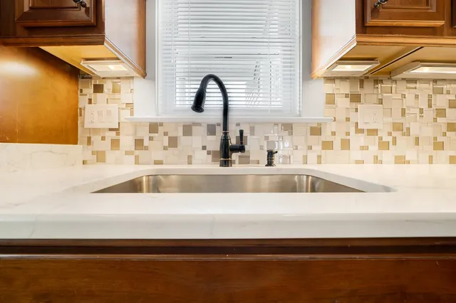 $2,300 | 56 Austin Street, Unit A, Manchester, NH 03102