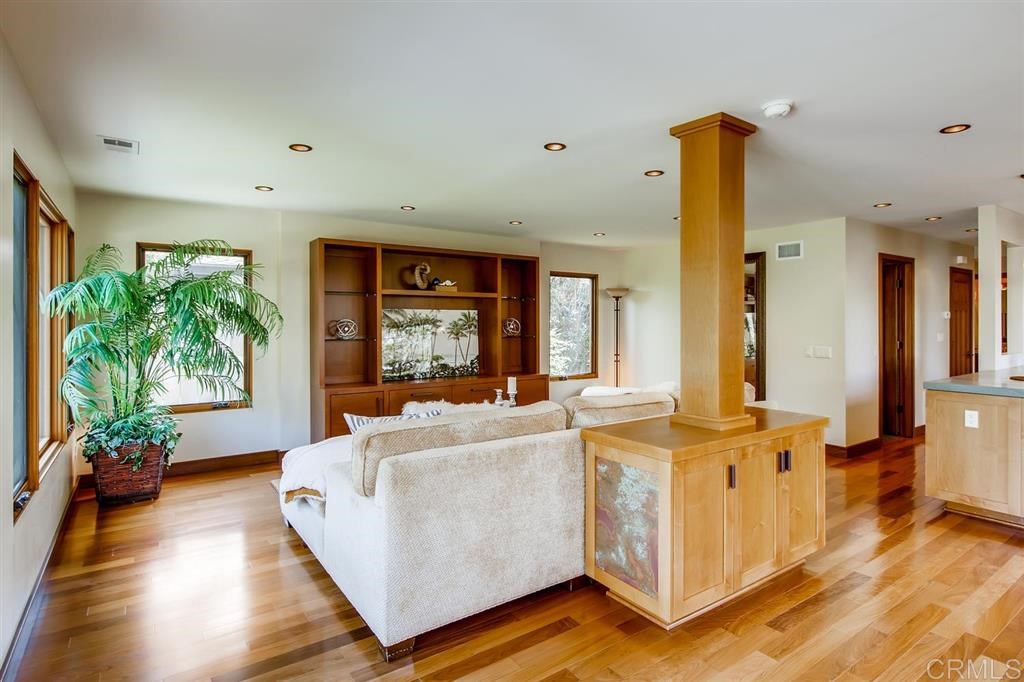 13755 Durango Drive Del Mar, CA 92014 - Photo 11 of 25