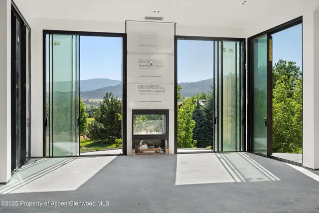 a picture of a floor to ceiling window