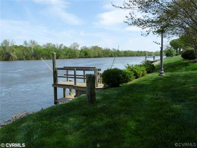 10466 Cherokee Road Richmond, VA 23235 - Photo 1 of 24 Waterfront/Dock/Pier - We all know the James River