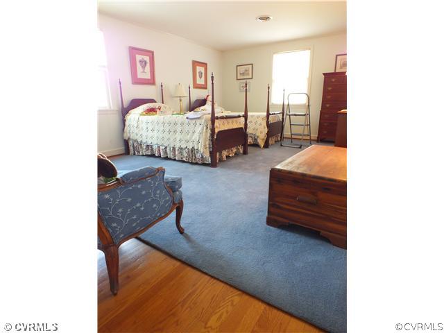 10466 Cherokee Road Richmond, VA 23235 - Photo 19 of 24 Bedroom - 18' x 13' Second Floor bedroom with thre